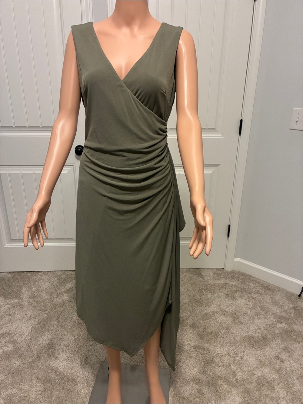 Kensie Olive Green Sleeveless Wrap Midi Dress.